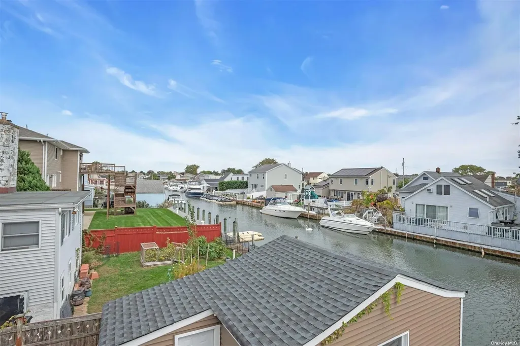 353 West Drive Copiague NY 11726
