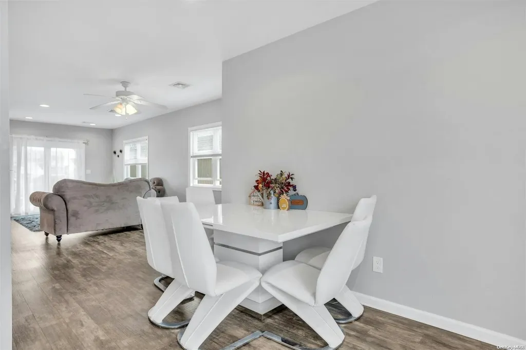 353 West Drive Copiague NY 11726