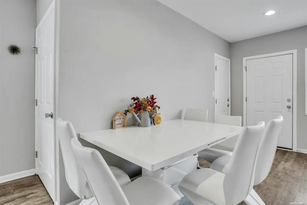 353 West Drive Copiague NY 11726