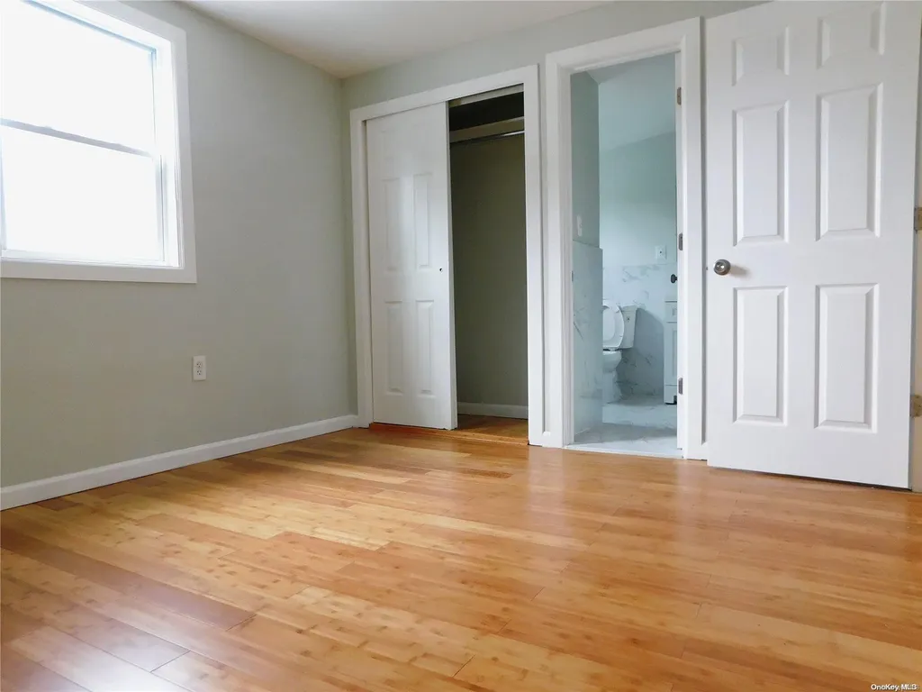 133 46th Street Lindenhurst NY 11757