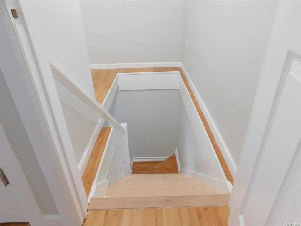 133 46th Street Lindenhurst NY 11757