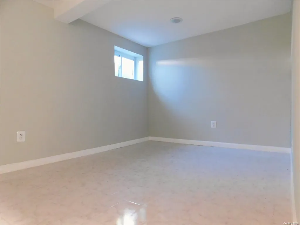 133 46th Street Lindenhurst NY 11757