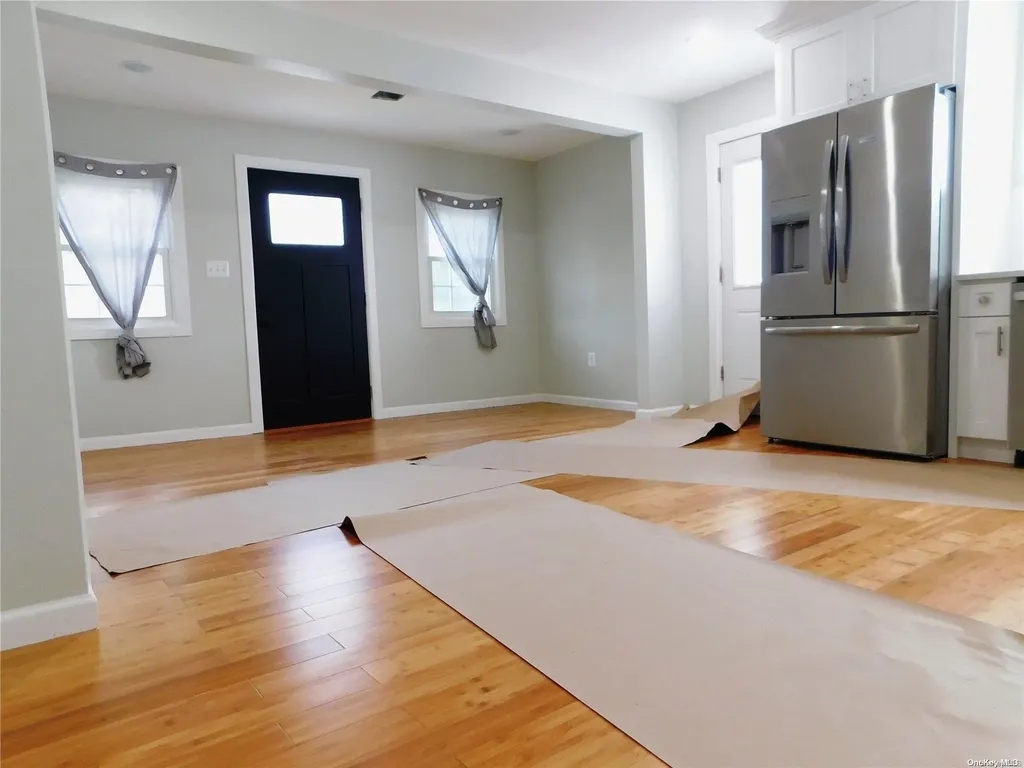 133 46th Street Lindenhurst NY 11757