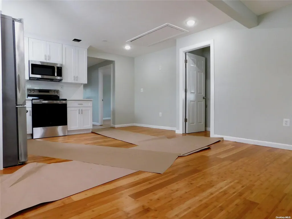 133 46th Street Lindenhurst NY 11757