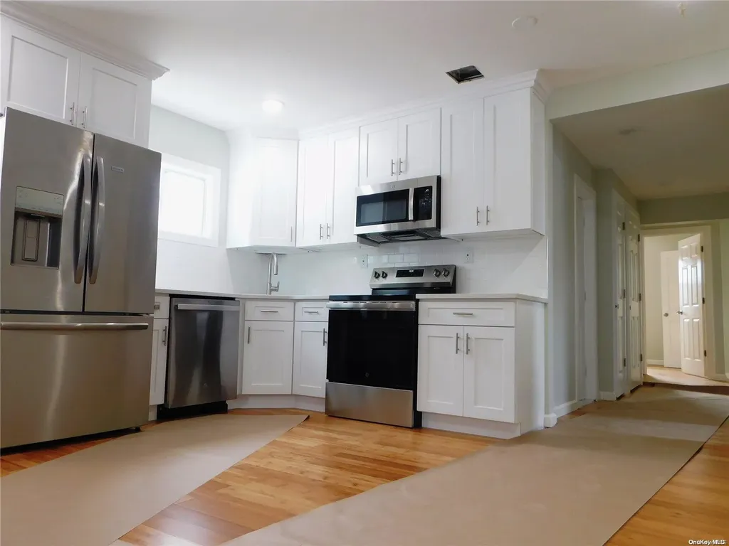 133 46th Street Lindenhurst NY 11757