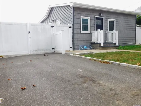 133 46th Street Lindenhurst NY 11757