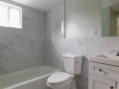 133 46th Street Lindenhurst NY 11757