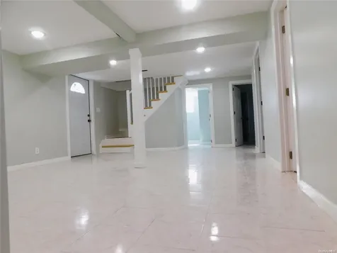 133 46th Street Lindenhurst NY 11757