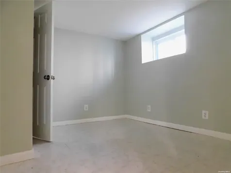 133 46th Street Lindenhurst NY 11757