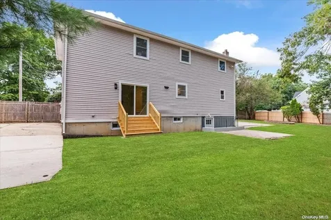 29 Columbo Drive Deer Park NY 11729