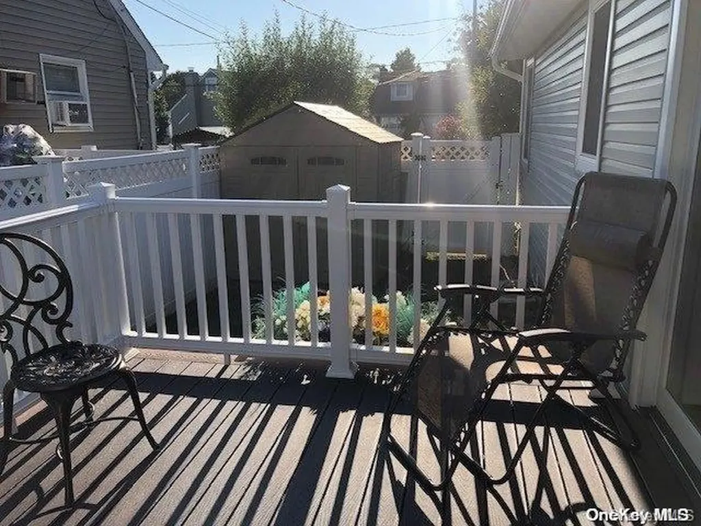 66 Warwick Avenue Copiague NY 11726