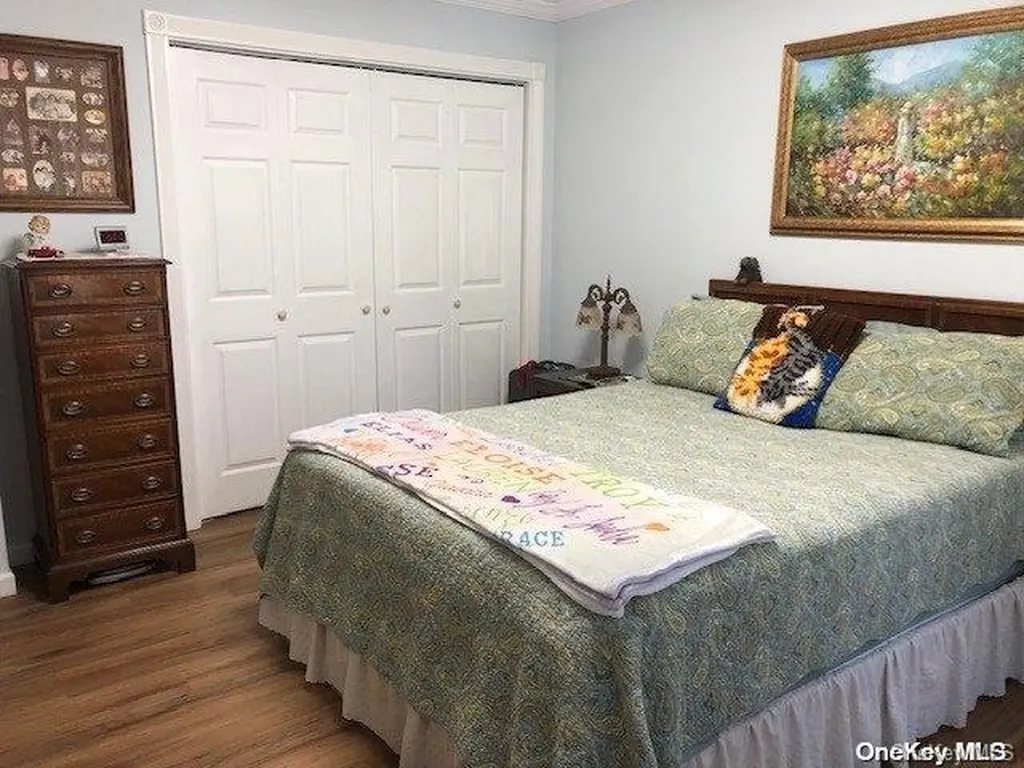 66 Warwick Avenue Copiague NY 11726