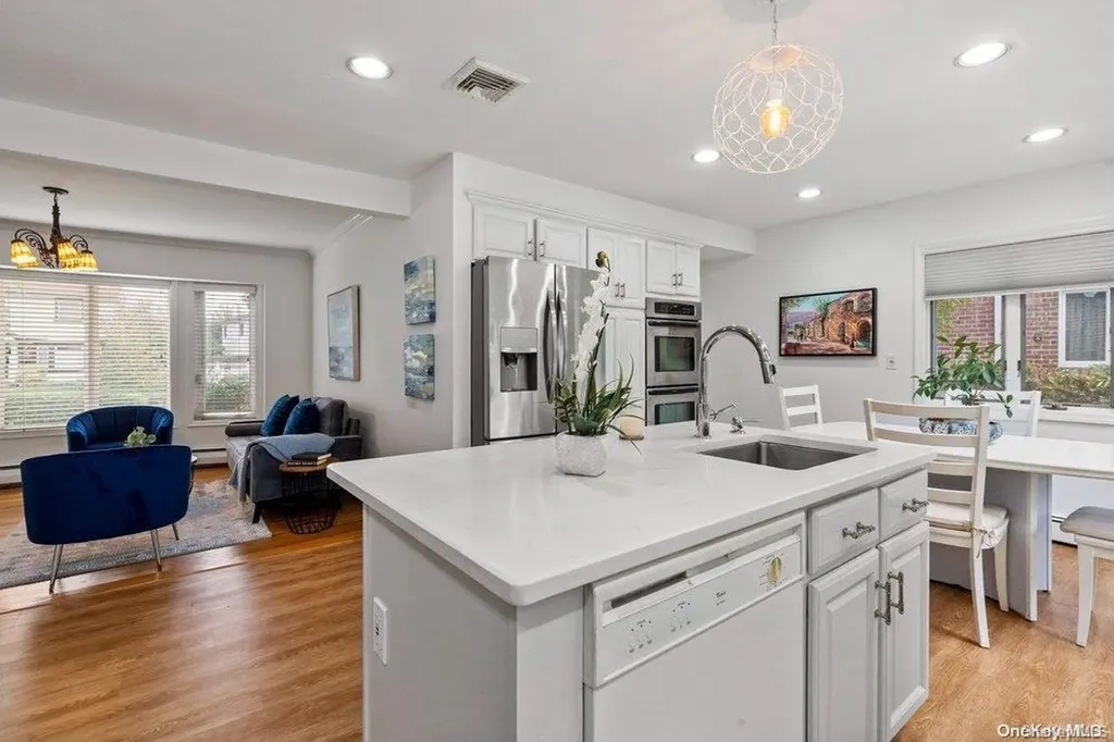 16 Jeremy Avenue Plainview NY 11803