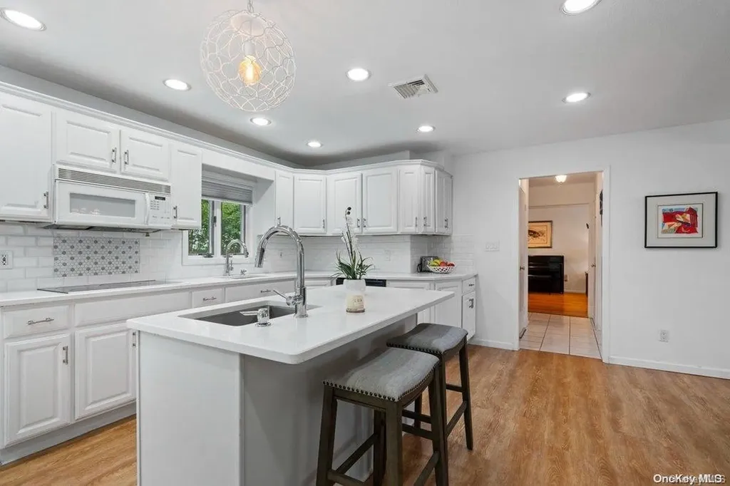 16 Jeremy Avenue Plainview NY 11803