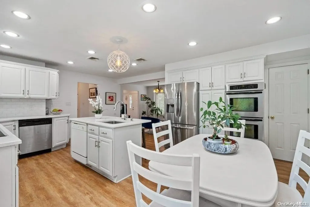 16 Jeremy Avenue Plainview NY 11803