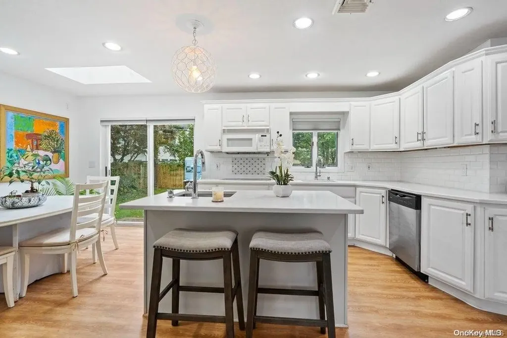16 Jeremy Avenue Plainview NY 11803