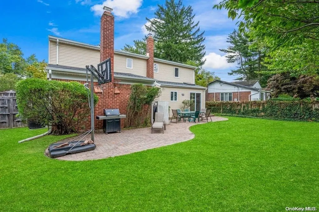 16 Jeremy Avenue Plainview NY 11803