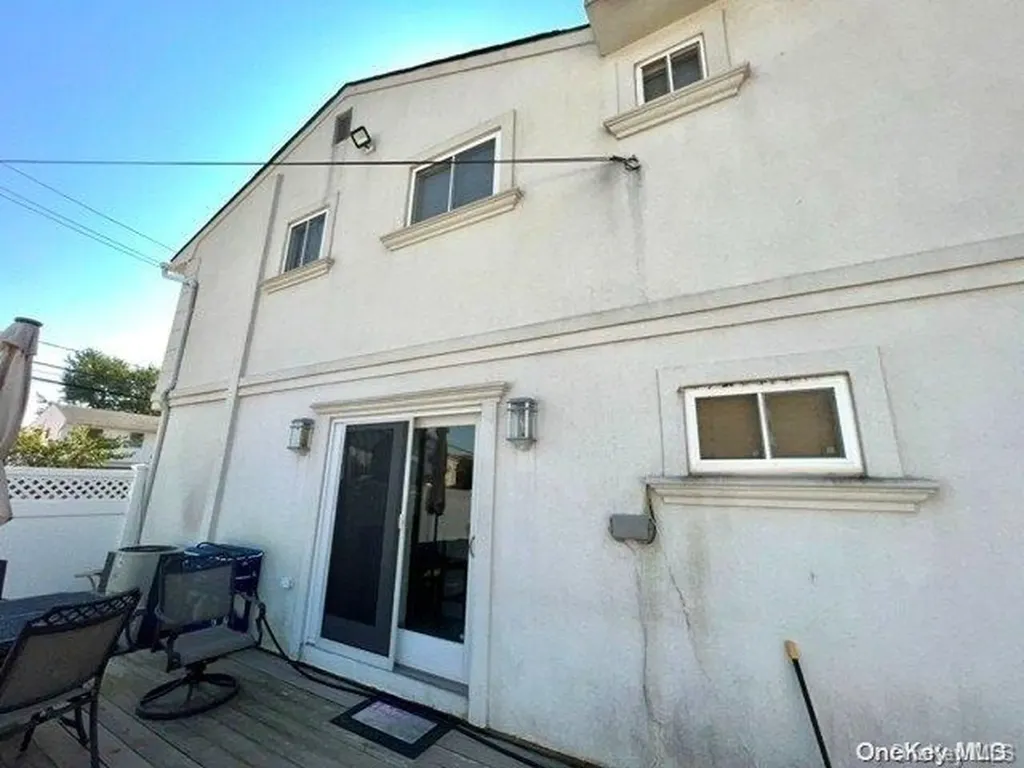 3058 Susan Road Bellmore NY 11710