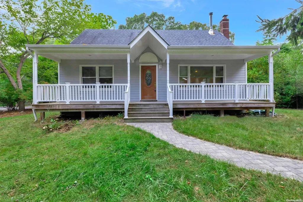 52 Crescent Bow Ridge NY 11961