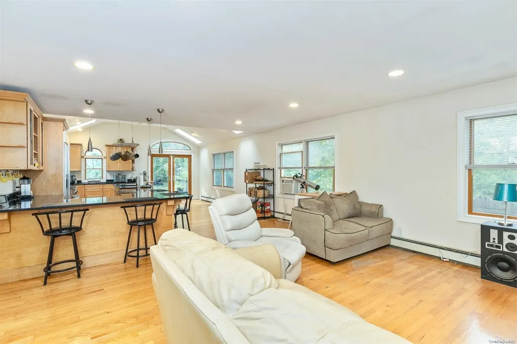 52 Crescent Bow Ridge NY 11961