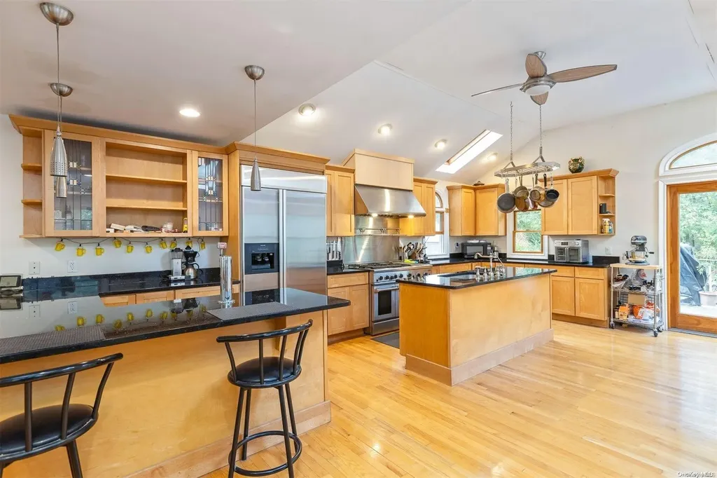52 Crescent Bow Ridge NY 11961