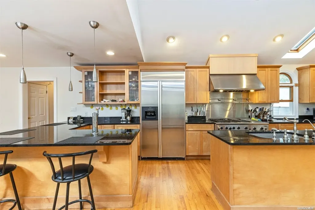 52 Crescent Bow Ridge NY 11961