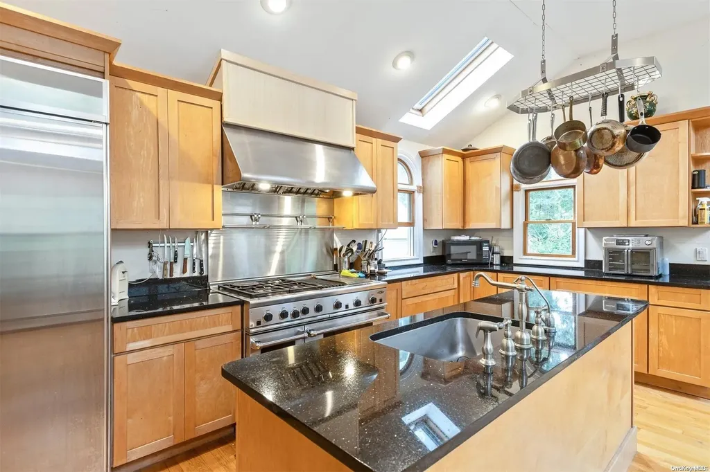 52 Crescent Bow Ridge NY 11961