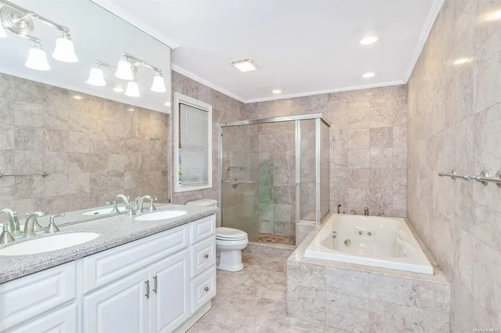 52 Crescent Bow Ridge NY 11961