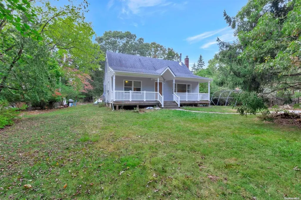 52 Crescent Bow Ridge NY 11961