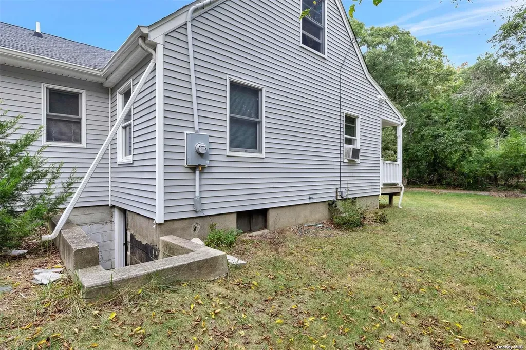 52 Crescent Bow Ridge NY 11961
