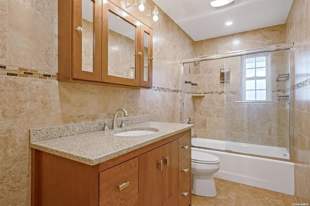 30 Spector Lane Plainview NY 11803