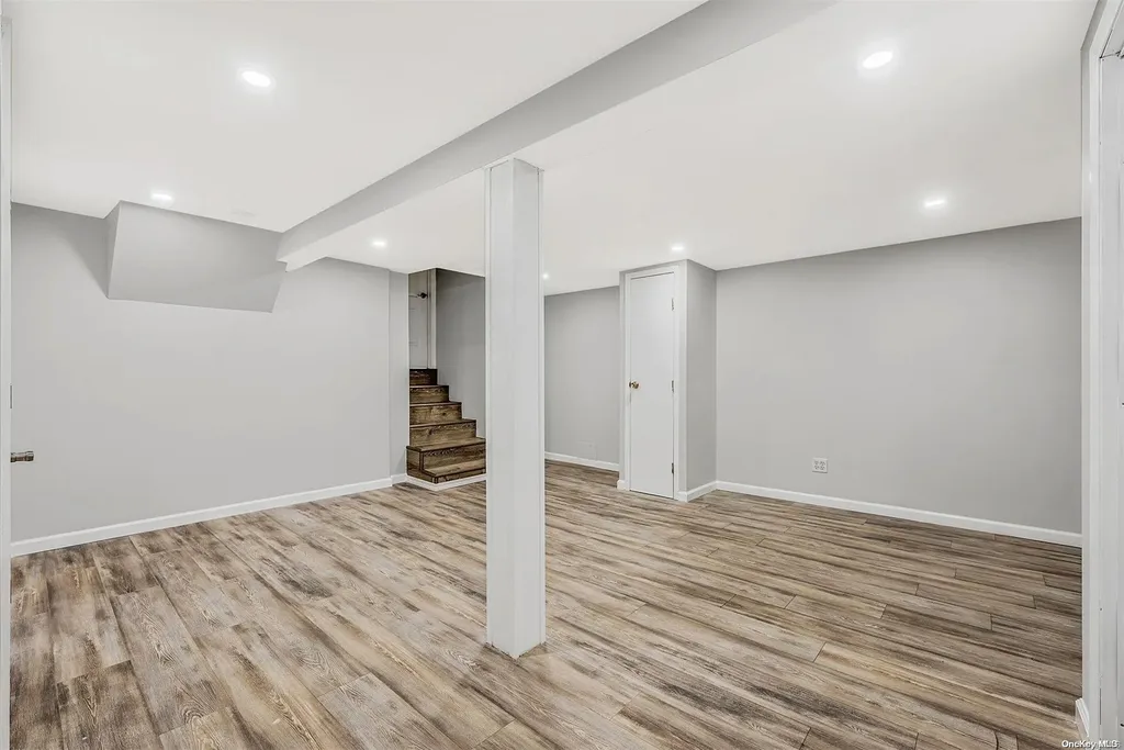 30 Spector Lane Plainview NY 11803