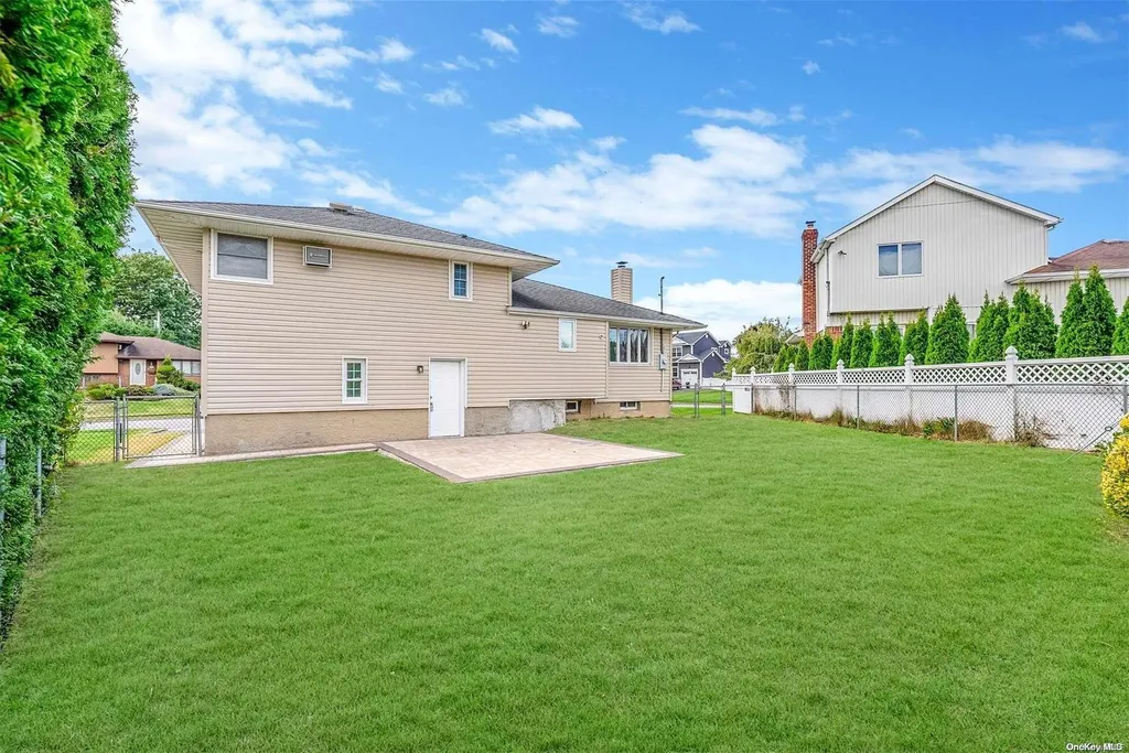 30 Spector Lane Plainview NY 11803