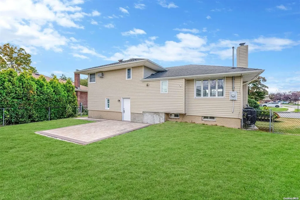 30 Spector Lane Plainview NY 11803