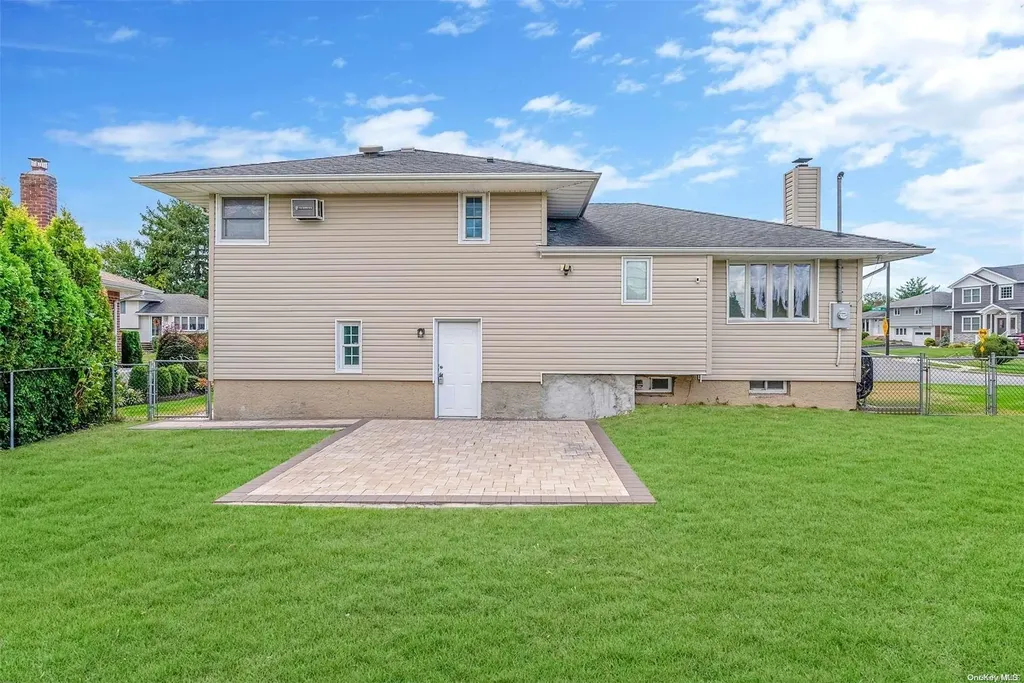 30 Spector Lane Plainview NY 11803