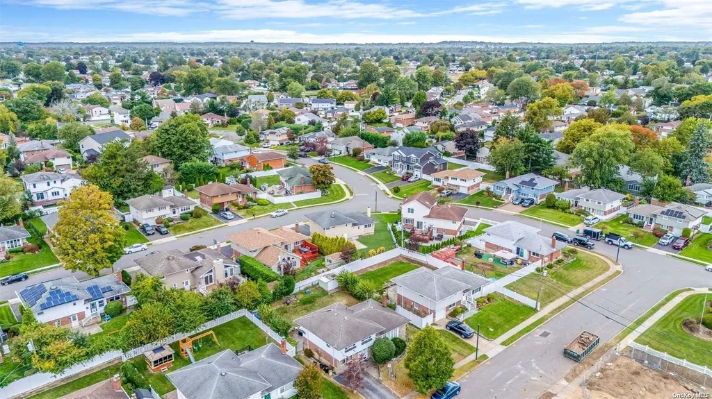 30 Spector Lane Plainview NY 11803