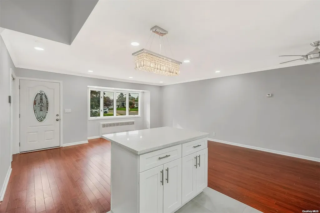 30 Spector Lane Plainview NY 11803