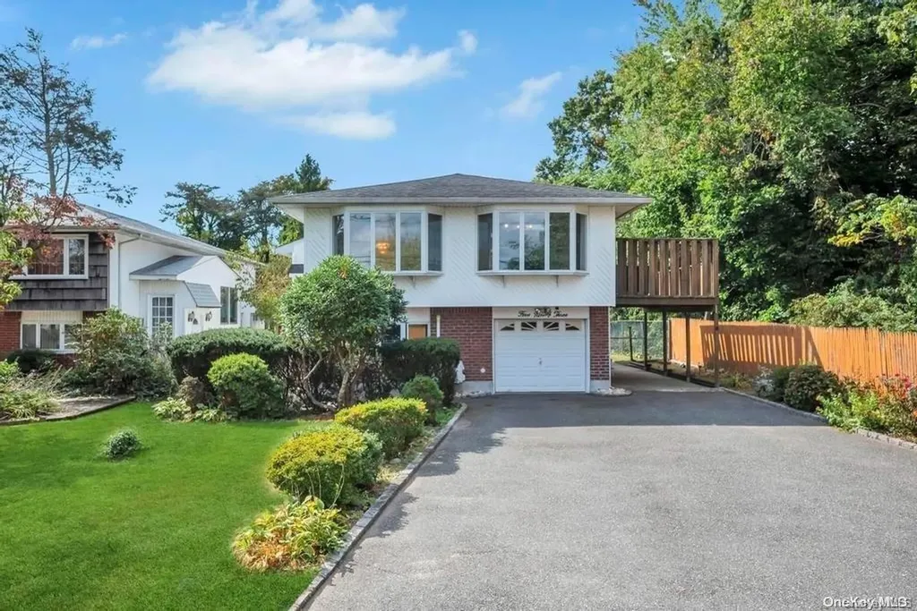 593 Old Bethpage Road Old Bethpage NY 11804