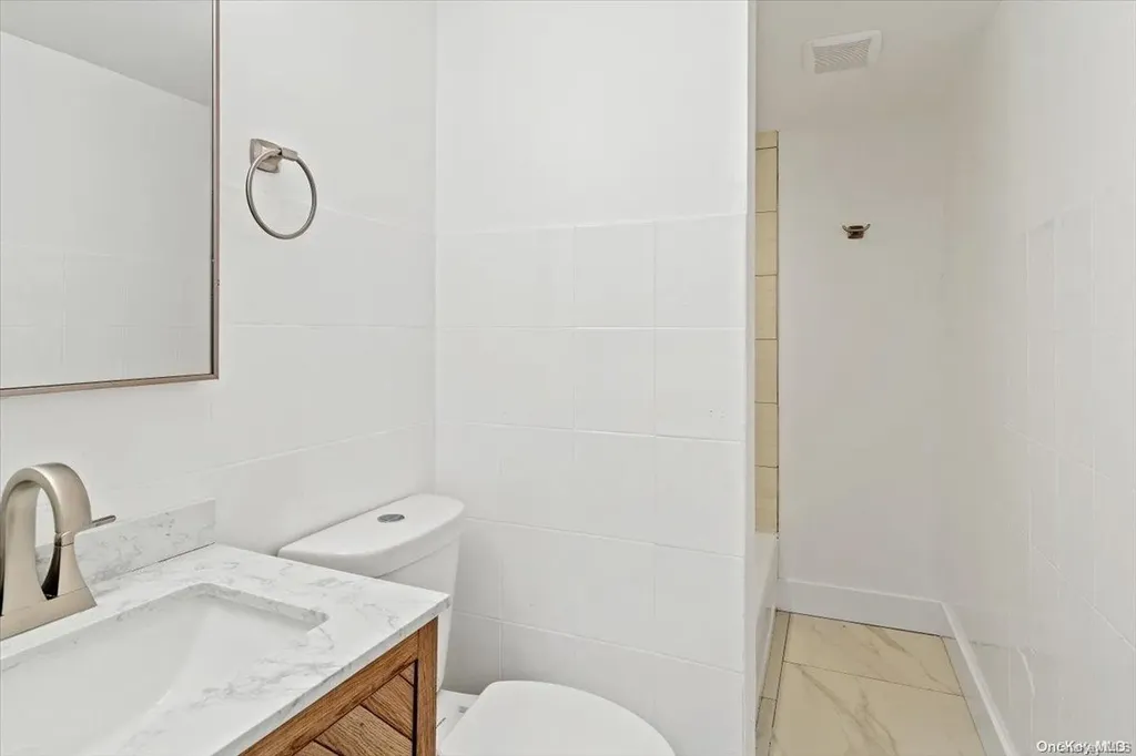 110 Maple Drive Amityville NY 11701