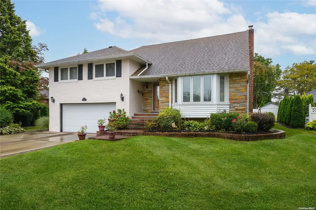 615 Gary Place Westbury NY 11590