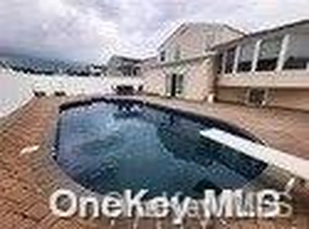 4030 Greentree Drive Oceanside NY 11572