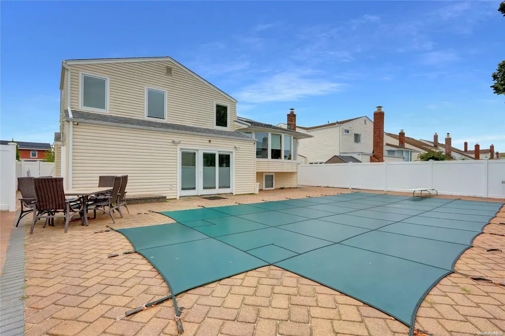 4030 Greentree Drive Oceanside NY 11572