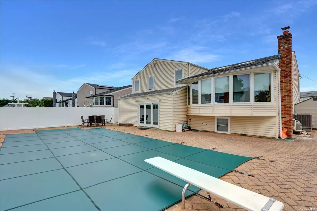 4030 Greentree Drive Oceanside NY 11572