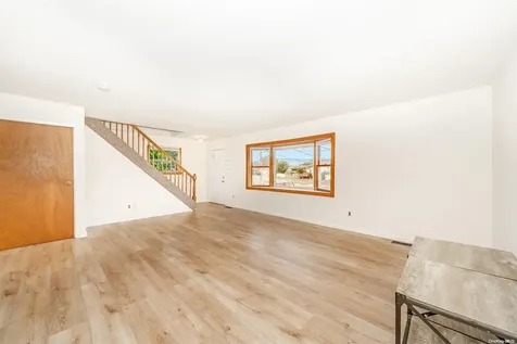 19 Toysome Lane Deer Park NY 11729