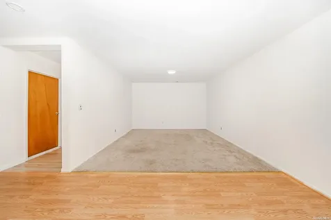 19 Toysome Lane Deer Park NY 11729