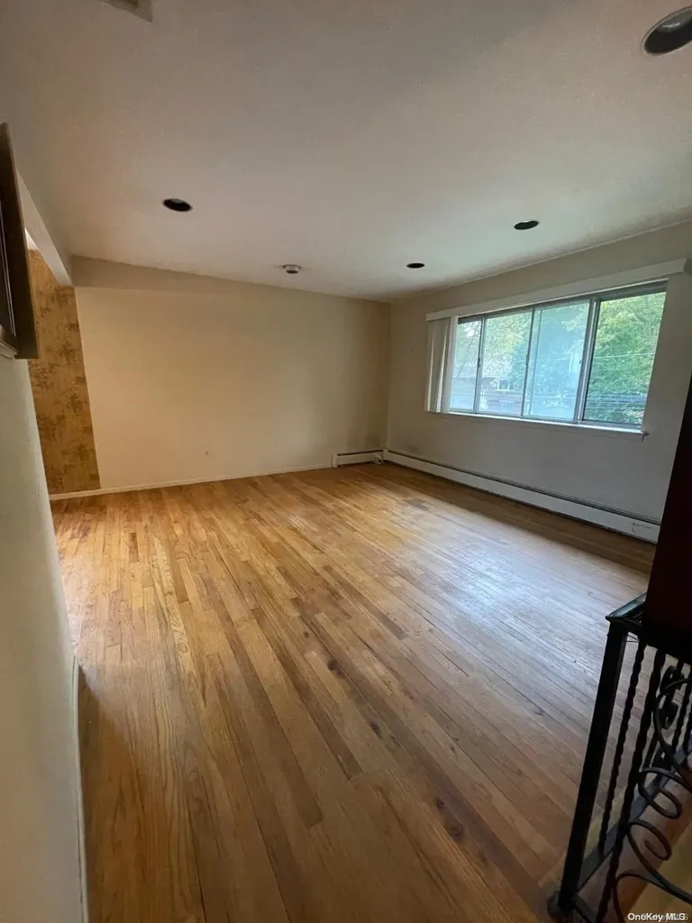 12 Karen Place Commack NY 11725