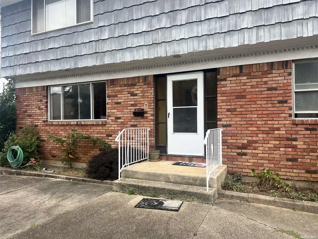 53 Rutland Road West Babylon NY 11704