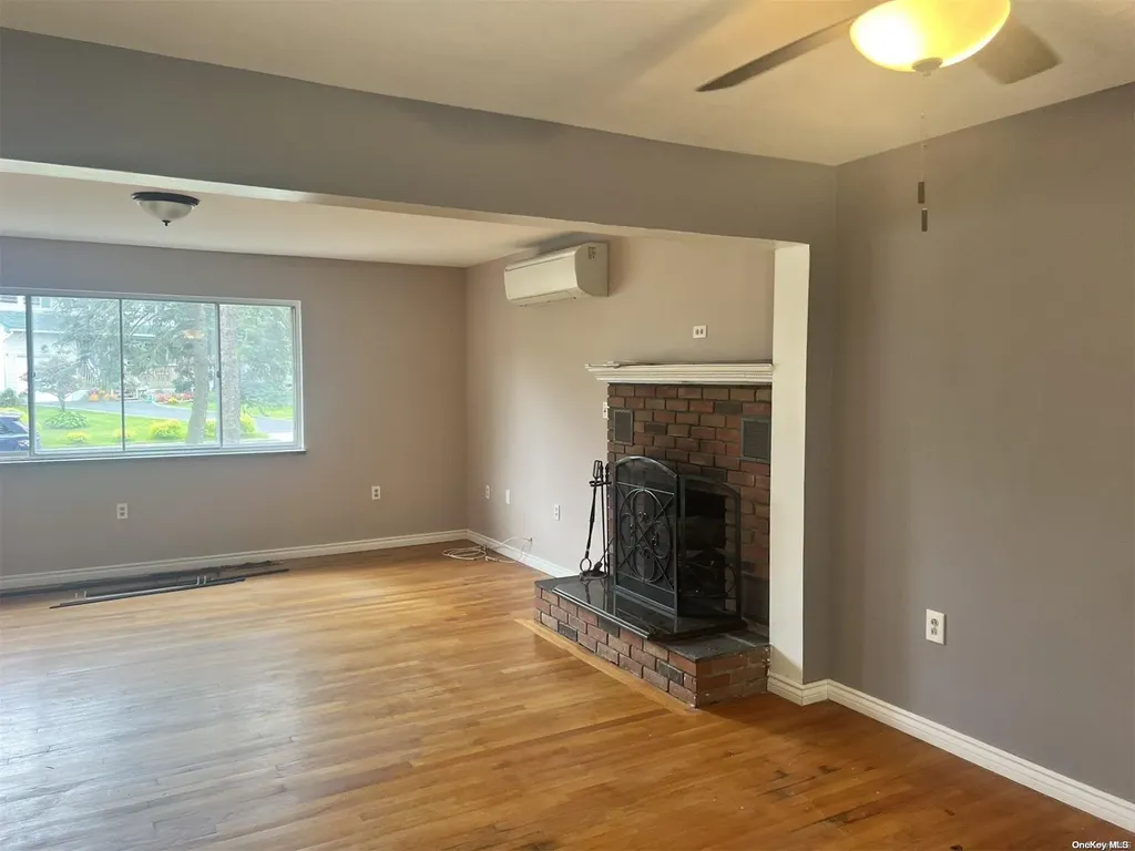 53 Rutland Road West Babylon NY 11704