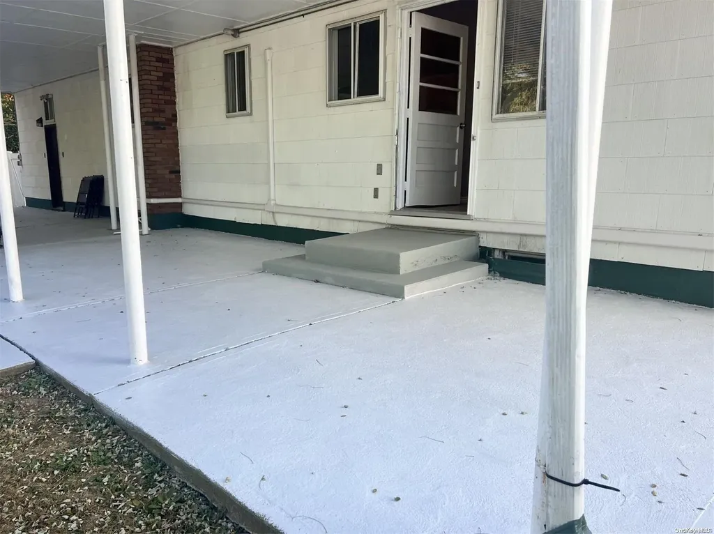 53 Rutland Road West Babylon NY 11704