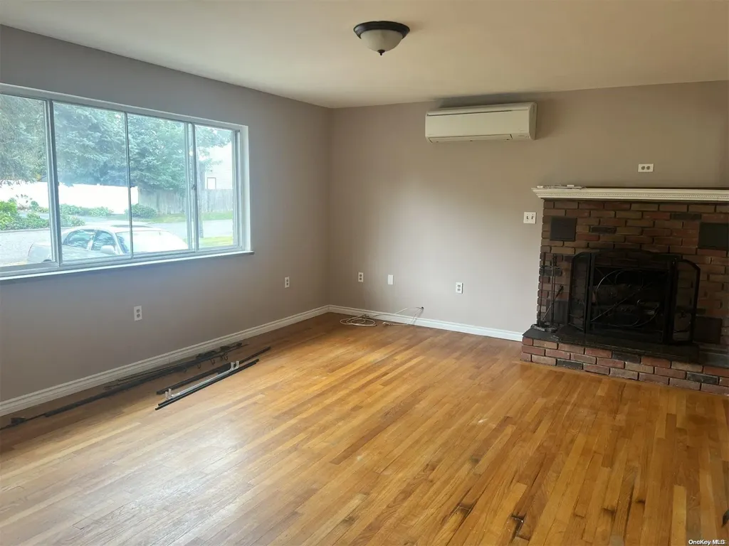53 Rutland Road West Babylon NY 11704